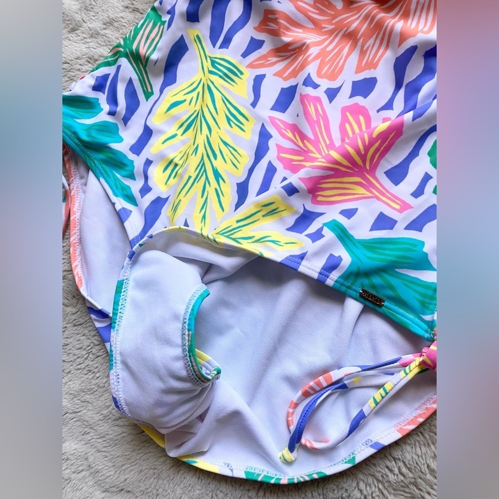 XOXO One Piece Tropical Bathing Suit 🏝️ - Picture 4 of 10